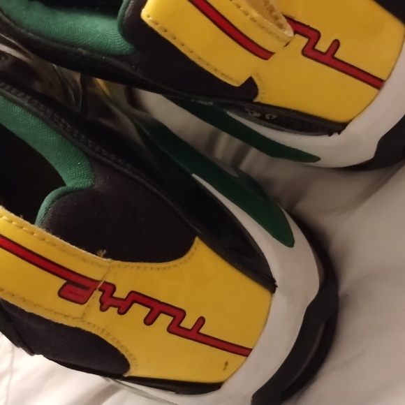 Nike - Picture 4 of 6